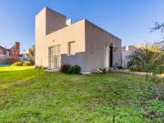 CASA EN VENTA ROLDAN 1 DOMRITORIO PILETA PERMUTA