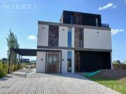 Casa en venta San Sebastian Area 10