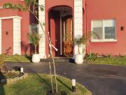 Casa en Venta San Sebastian Pilar Fondo verde