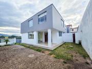 Casa en Venta – Sangolquí, Barrio Cooperativa de...