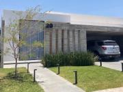 CASA EN VENTA SANTA ANITA DE LUJO EN COTO ZONA SUR