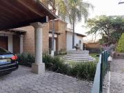 CASA EN VENTA SE VENDE CON MUEBLES EN JURICA QUERETARO