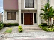 Casa en venta sector La Piazza ingreso a Machala Urb privada