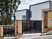 CASA EN VENTA SECTOR RACAR CUENCA