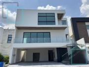 CASA EN VENTA SIERRA ALTA ZONA CARRETERA NACIONAL MONTERREY