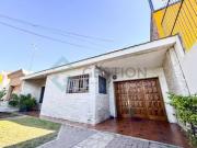 Casa en venta sobre Av. Armada Argentina cerca de la...