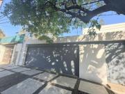 CASA EN VENTA SOBRE AV LAS FUENTES EN ESQUINA, ZAPOPAN