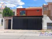 CASA EN VENTA SOBRE AVENIDA MONTE BLANCO, TROJES DE ORIENTE