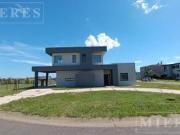 Casa en venta sobre lote interno area 11 San Sebastian