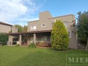 Casa en venta sobre lote interno Barrio Caballerizas