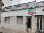 Casa en venta sobre lote propio de 8.66m x 27m. A...