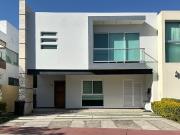 CASA EN VENTA SOLARES, ZONA REAL