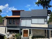CASA EN VENTA Sueña en Avándaro: Lujo y Naturaleza al...