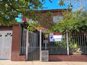 CASA EN VENTA TEMPERLEY CON DPTO, GARAGE Y PATIO