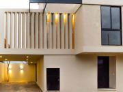 CASA EN VENTA TIPO TOWNHOUSE EN PRIVADA EN TEMOZON...