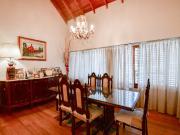 CASA EN VENTA TOLOSA 3 DORMITORIOS APTO BANCO