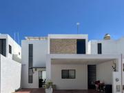 CASA EN VENTA TOTALMENTE EQUIPADA UBICADA EN REAL...