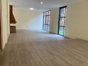 CASA EN VENTA TOTALMENTE REMODELADA.,3 RECAMARAS ESTUDIO...