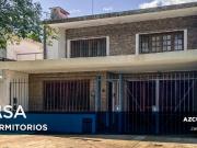 CASA EN VENTA TRES DORMITORIOS COCHERA AZCUENAGA