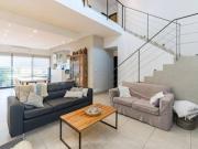 Casa en VENTA Tres Dormitorios en España y Hospitales