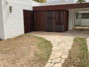 Casa en venta tres dormitorios, planta baja, pileta,...
