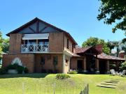 Casa en venta tres dormitorios, quincho, Lomas de la...