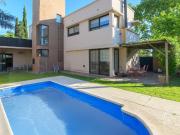 Casa en venta tres dormitorios tres baños en Junin Bs As