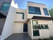 CASA EN VENTA TRES RECAMARAS Y ESTUDIO FRACC MORADA DEL...