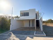 Casa en venta Tres recámaras y piscina en Temozón Mérida...