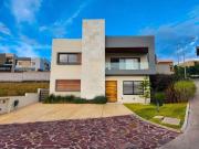 Casa en venta ubicada en Altozano