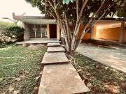 CASA EN VENTA UBICADA EN ESQUINA CON GRAN TERRENO DE 800...