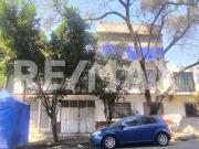 Casa en venta ubicada en esquina, Gertrudis Sánchez...
