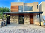 Casa en venta ubicada en Fraccionamiento Altozano