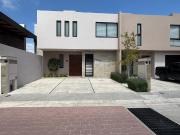 Casa en venta ubicada en Lomas del Marques, Campanario
