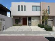 Casa en venta ubicada en Lomas del Marques, Campanario