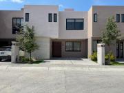 Casa en venta ubicada en Lomas del Marques, Campanario