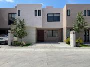 Casa en venta ubicada en Lomas del Marques, Campanario