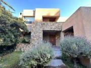 Casa en Venta Calle Las Camelias Barrio Valle de Chacras...