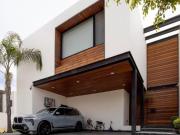 CASA EN VENTA UBICADA EN RINCON DE ATLIXCAYOTL, MUY...