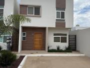 Casa en VENTA sin muebles ubicada en Zona Sur