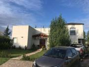 Casa de 3 dormitorios y pileta en venta, Barrio Cerrado,...