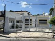 CASA EN VENTA UN PISO