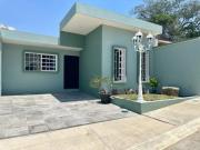 Casa en VENTA UN PISO 2 RECAMARAS 3 BAÑOS GARAJE 1 AUTO