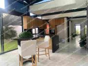 CASA EN VENTA UNA PLANTA MODERNA CENTRICA