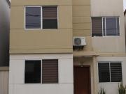 Casa en Venta| Urb. Castilla vía Samborondon | 3...