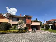 CASA EN VENTA URB. VISTA HERMOSA