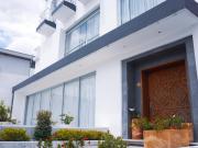 CASA EN VENTA URBANIZACIÓN EL CONDADO CASA EN VENTA URBANIZACIÓN EL CONDADO