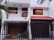 CASA EN VENTA URBANIZACION LAS GAVIAS AV PEDRO DE...