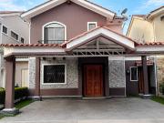 CASA EN VENTA – URBANIZACIÓN TERRANOSTRA, VÍA A LA COSTA