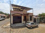 CASA EN VENTA Uruapan, Mich – Ideal para vivir cómodo o...